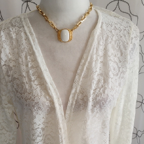 Gorgeous Spring Cardigan - Picture 2 of 8